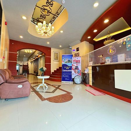 Elizabeth Hotel - Naga Pili  Kültér fotó