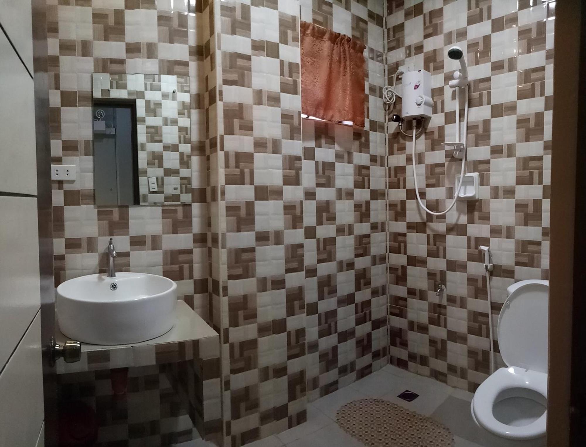 Elizabeth Hotel - Naga Pili  Kültér fotó