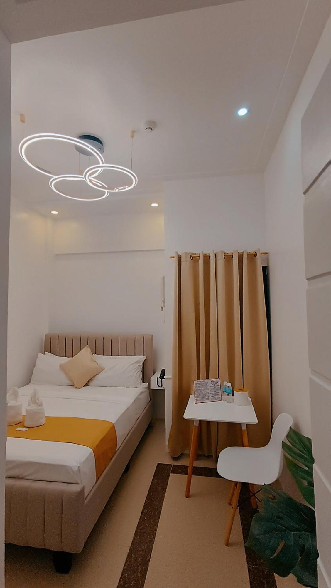 Elizabeth Hotel - Naga Pili  Kültér fotó