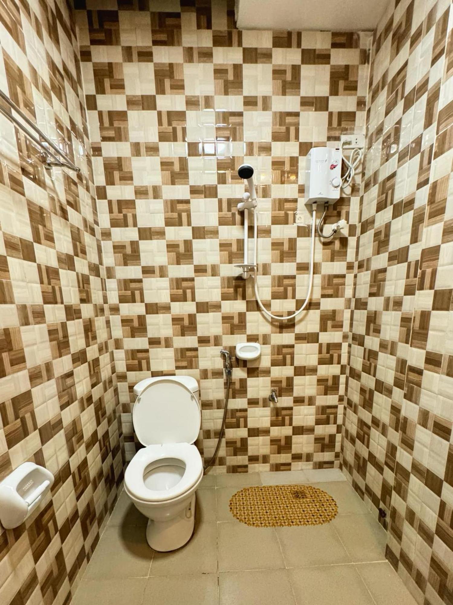 Elizabeth Hotel - Naga Pili  Kültér fotó